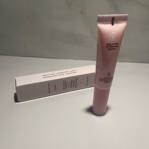 Phyto-Glow Lip Balm Shimmer  . Nourish & Hydrate with a Luminous Finish New